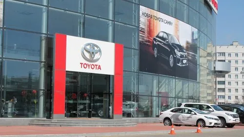 Лакшери Моторс + Geely на ул. Орловской в Минске